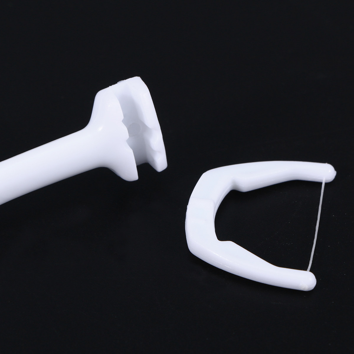 20個入り、交換可能なヘッド付き、携帯用デンタルフロスピック - Dental Floss Picks のレビューと価格